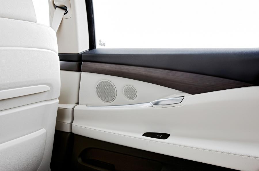  BMW 5-Series GT 2010 года  (фото 52 из 133)